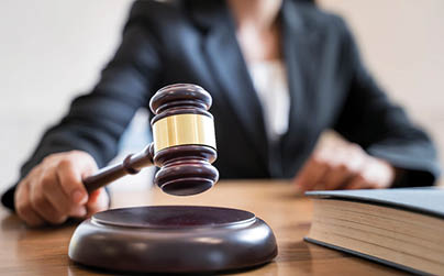 Vet nurse struck off after posing as surgeon online