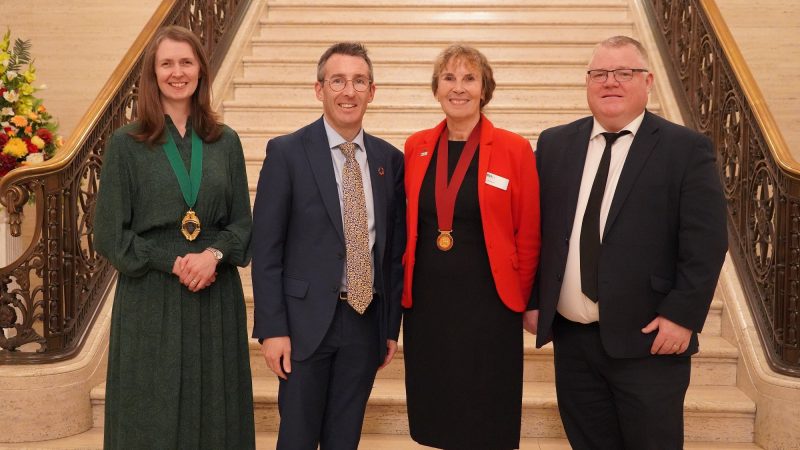 Muir hails work of veterinary industry