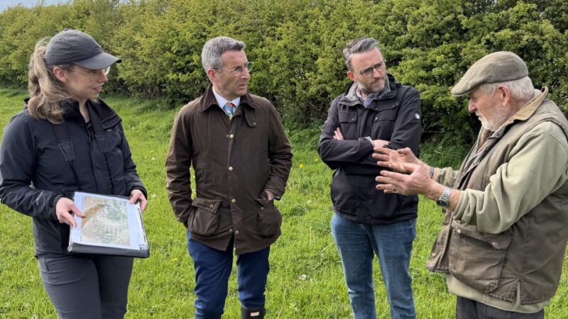 Minister visits exemplar environmentally sustainable dairy farm